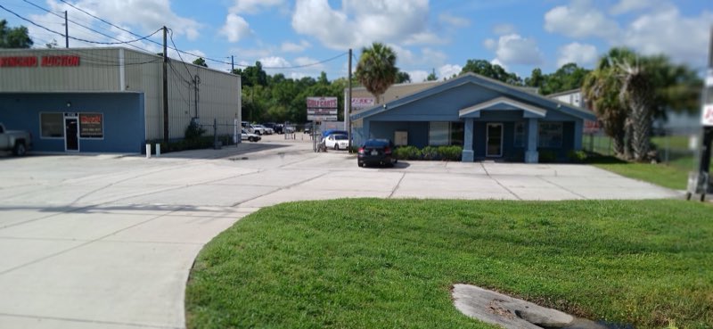 Jose's auto repair shop building in Lakeland